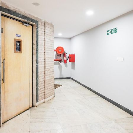 Hotel Palette Country Club Surat Exterior foto